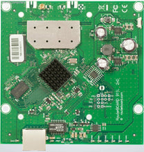 Load image into Gallery viewer, MikroTik RouterBOARD 911 Lite5 with 1× 10/100 LAN port, 5.X GHz radio and 1 MMCX connector, 600MHz CPU, 64MB RAM, 802.11a/n single chain, RouterOS L3